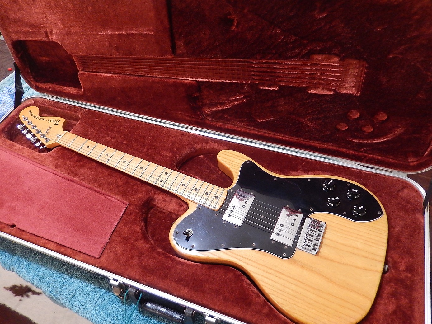 1980 FENDER TELECASTER DELUXE VINTAGE GUITAR IN NATURAL FINISH