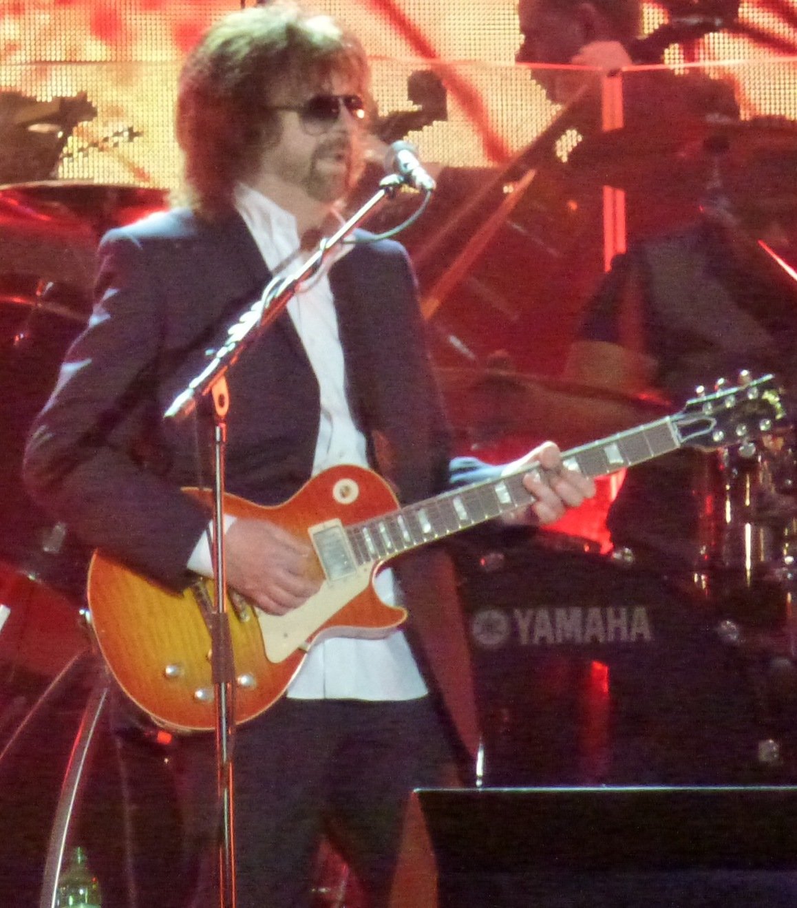 Jeff Lynne performing live at Hyde Park